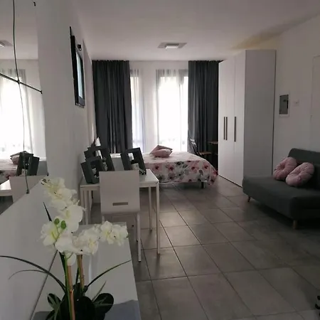 Il Ciliegio Di Zoe Panzió Cerro (Laveno-Mombello)