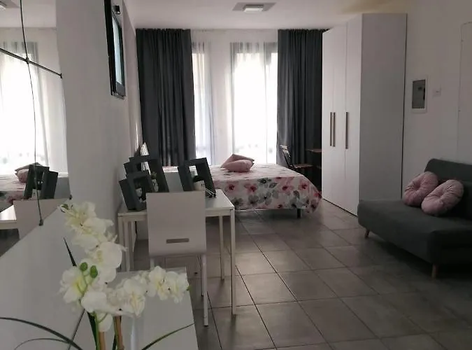 Il Ciliegio Di Zoe ベッド・アンド・ブレックファスト Cerro (Laveno-Mombello)